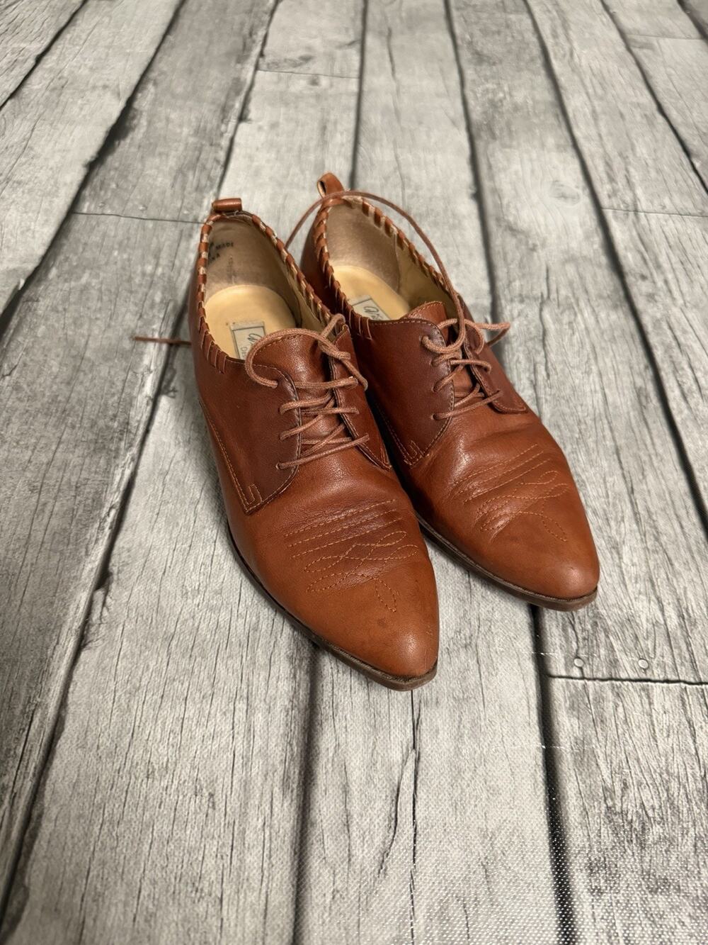 Vintage Women’s Victoria Spenser Leather Western Style Oxford Kitten Heel Sz 6.5